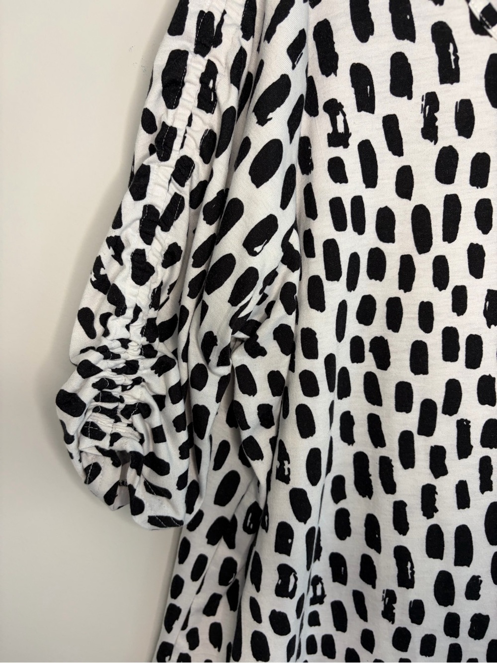 Scoop Neck Short Sleeve Top in Black & White Dot Print - Picture 3 of 5